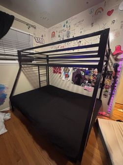 Sturdy metal bunkbed