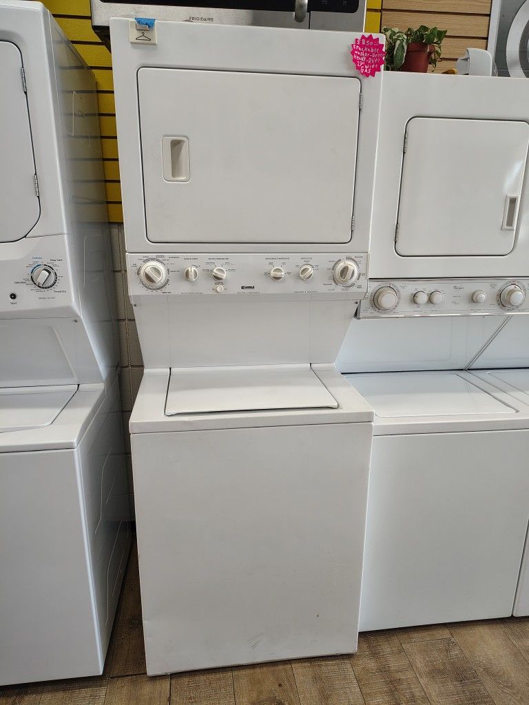 Kenmore Stackable Washer And Gas Dryer Super Large Capacity In Excellent Condition