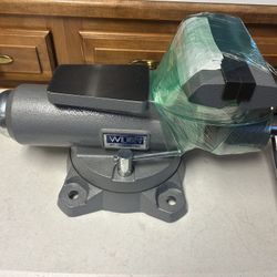 Wilton 8 in. Vise