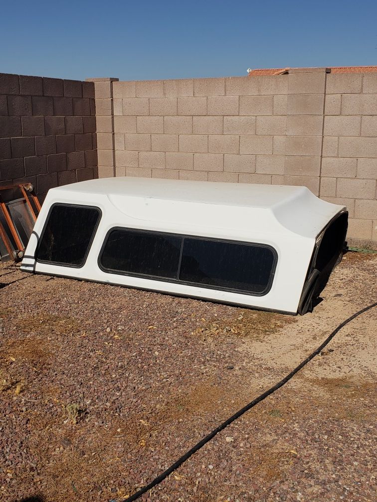 Camper shell with locking back window, 9ft long by 6ft wide