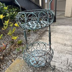 Metal Plant Standing 