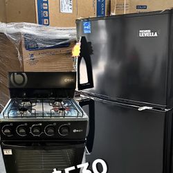 Estufa De Gas Propano Con Horno Y Refrigerador Nuevo En Su Caja  Color Negro 