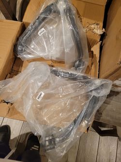 1999 ----2007 Chevy Silverado, Tahoe / GMC Sierra, Yukon upper control arms