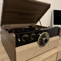 Vinil Record Player 6 In 1 / Tocadiscos 6 En 1. + 2 Vinil 