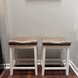 Modern farmhouse Stools (set of 2)