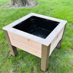 Cedar Planter Box Raised With Liner