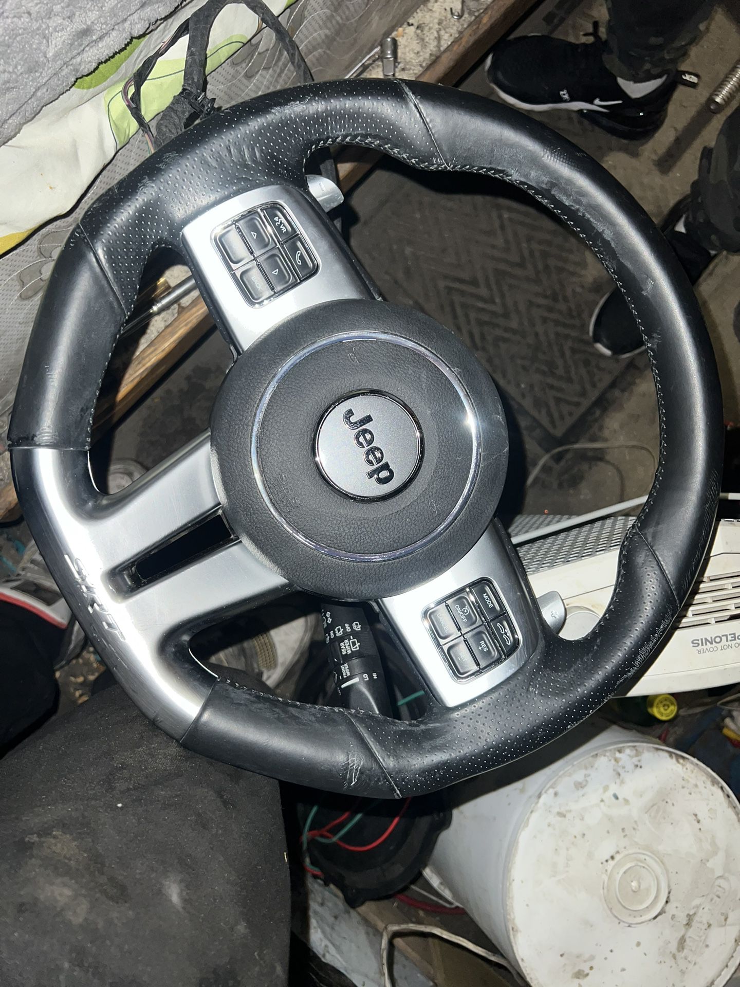 Jeep Cherokee SRT 2014 Steering Wheel And Bag