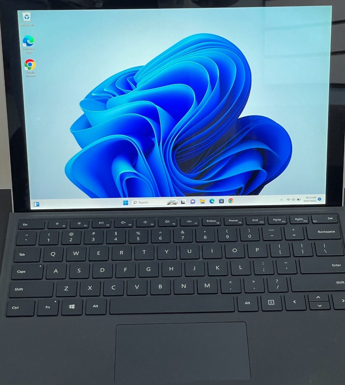 Tablet/ Laptop Microsoft Surface Pro 5 1807, Intel Core I5, Ram 8GB, Storage 256gb, Windows 11 Pro