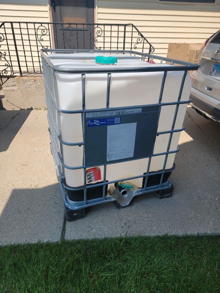 water tank 250 gallons