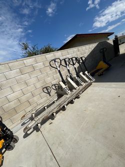 Crown pallet jacks