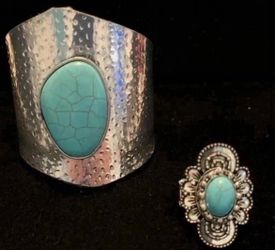 Stainless steel silver extra large cuff bracelet with turquoise like stone and matching adjustable ring
