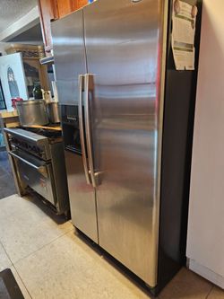 Kenmore  fridge working