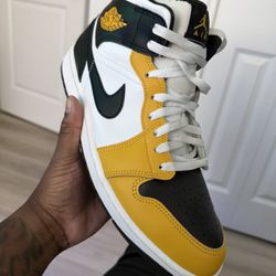 Jordan 1 Mid