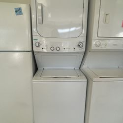GE STACKABLE WASHER AND DRYER WHITE