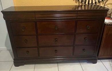 Spacious 12 Drawer Dresser