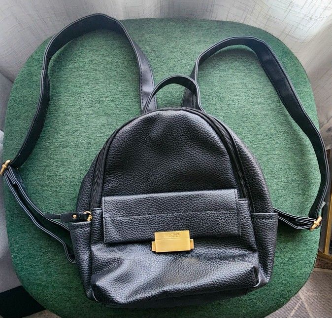 Reaction Kenneth Cole Black Pebbled Mini Backpack – Gold Clasp, Adjustable Straps