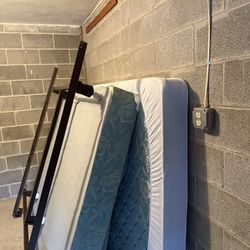 Queen Bed 