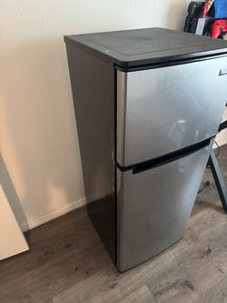 Mini fridge