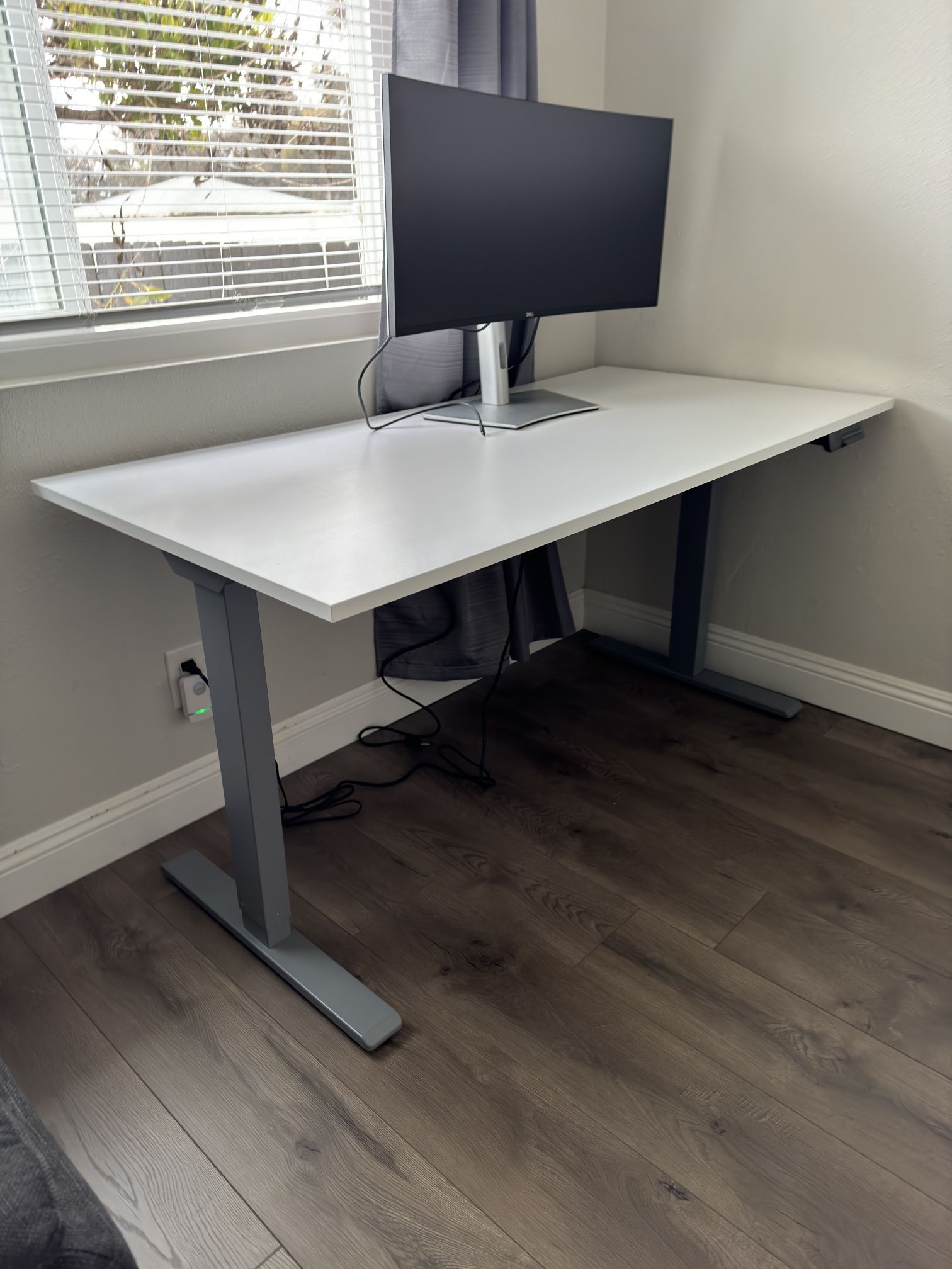 NEW 29”x58’” white stand up desk