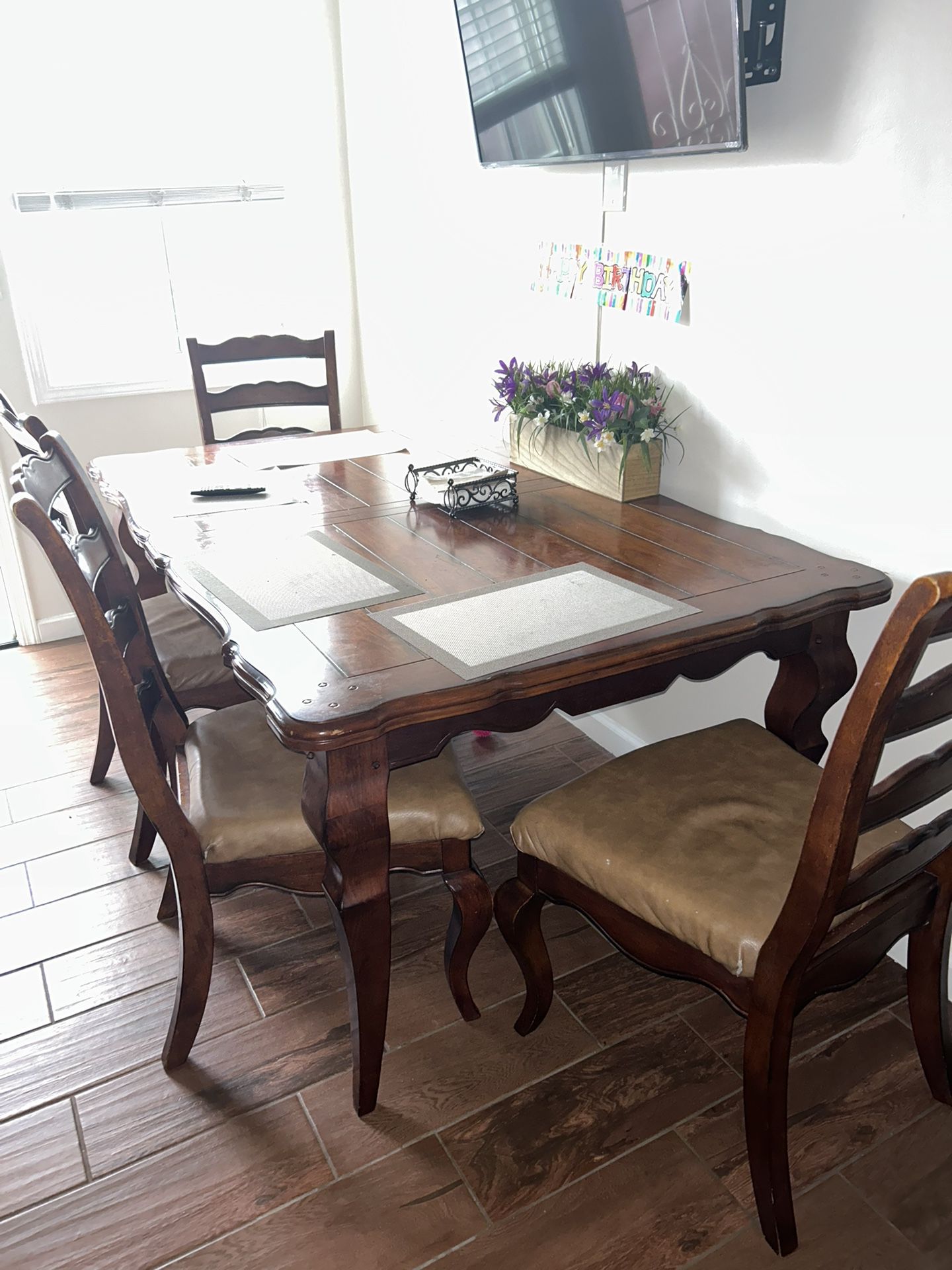 Free Kitchen Table And Chairs