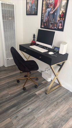 Desk & Chair