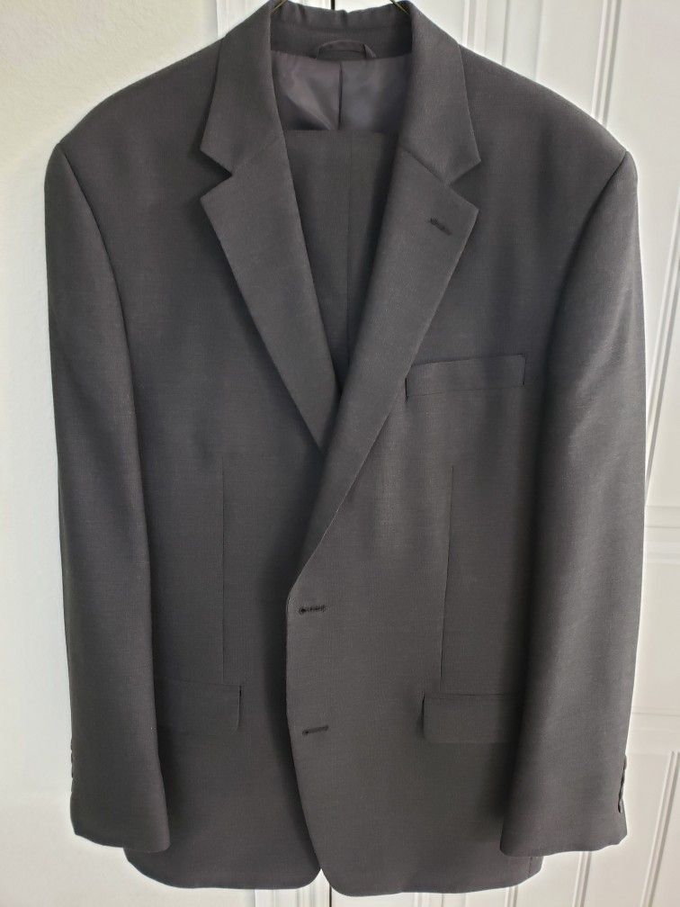 Selling Multiple Suits & Men's Blazers