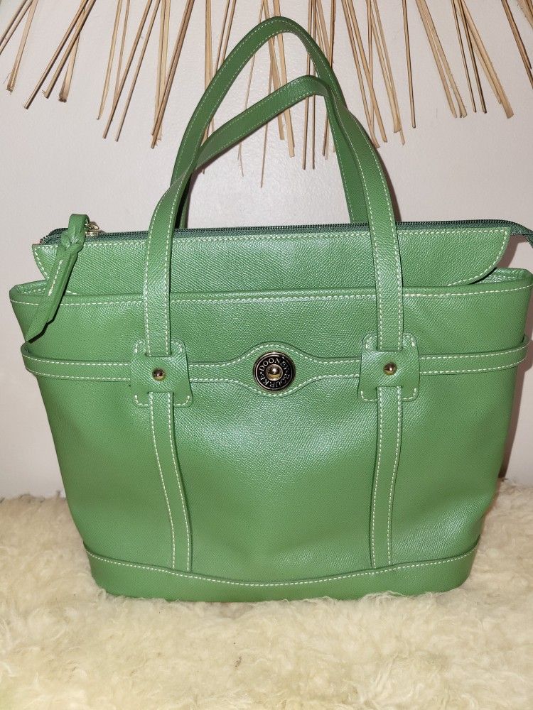 Dooney & Bourke Green TOTE with Inner Pockets Like New