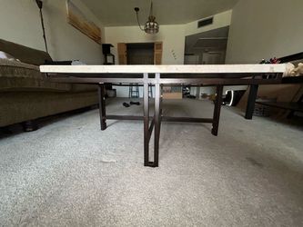 Beautiful Marble Cocktail Table – Excellent Condition –