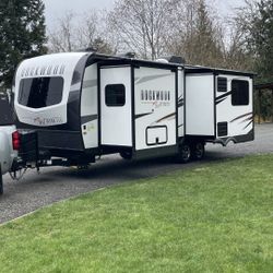 2020 Rockwood Ultra Lite Travel Trailer