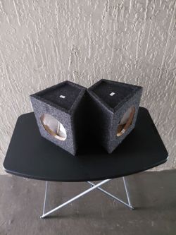 NEW  SPEAKER  BOX $20