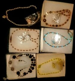 Lot - necklace & earring sets