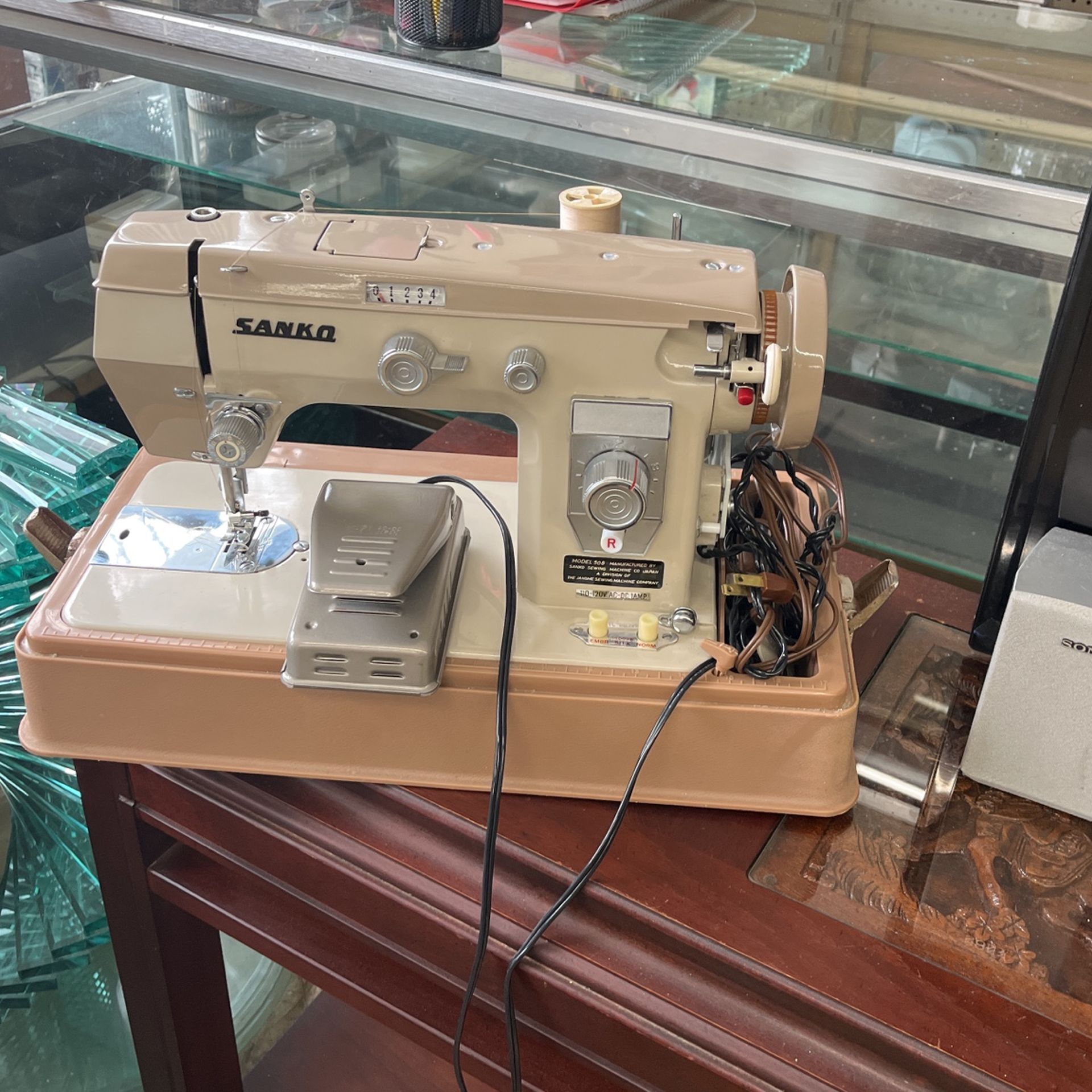 Sanko Electric Sewing Machine