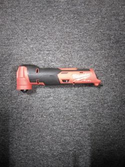 MILWAUKEE M12 OSCILLATING MULTI TOOL