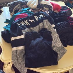19 Pieces For $10 All Jr Clothes 