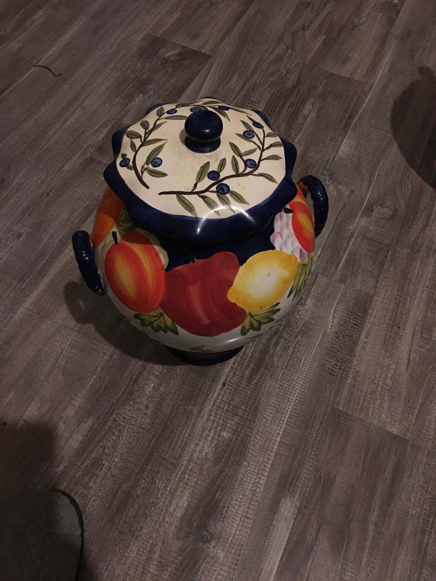 Hearty fruit Canister