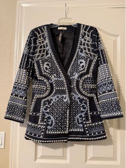 Women’s size L $25