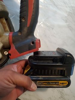 Battery Adapter Dewalt/ Milwaukee