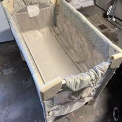 Arm’s Reach Co-sleeper Bassinet 