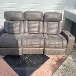 Recliner Couch/ Sillón Reclinable 