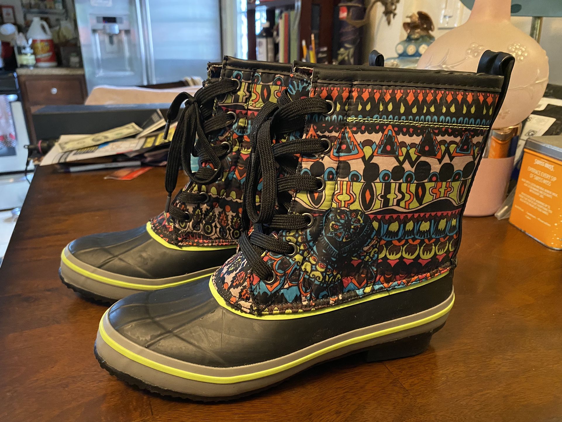 ‘SAKROOTS’ Rain Or Snow Boots - Women’s Size 10