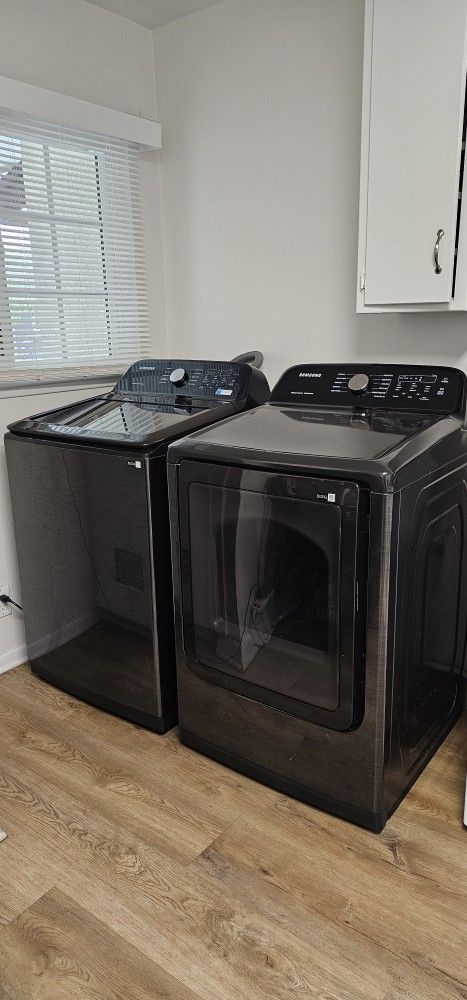 Samsung Electric Washer & Dryer