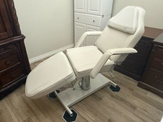 New Professional Hydraulic Spa , tatoo,Esthetician Chair - Excellent Condition Beautiful profession vaal hydraulic spa/ esthetician chair in excellent