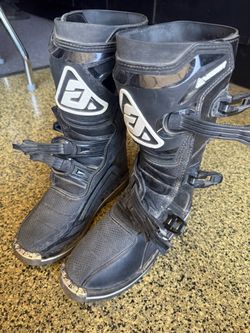 Youth size 5 Answer riding boots