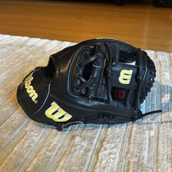 Brand New Wilson A2000 1786 Baseball Glove
