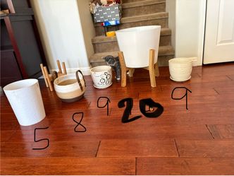 Pots! Pots! And more pots!!