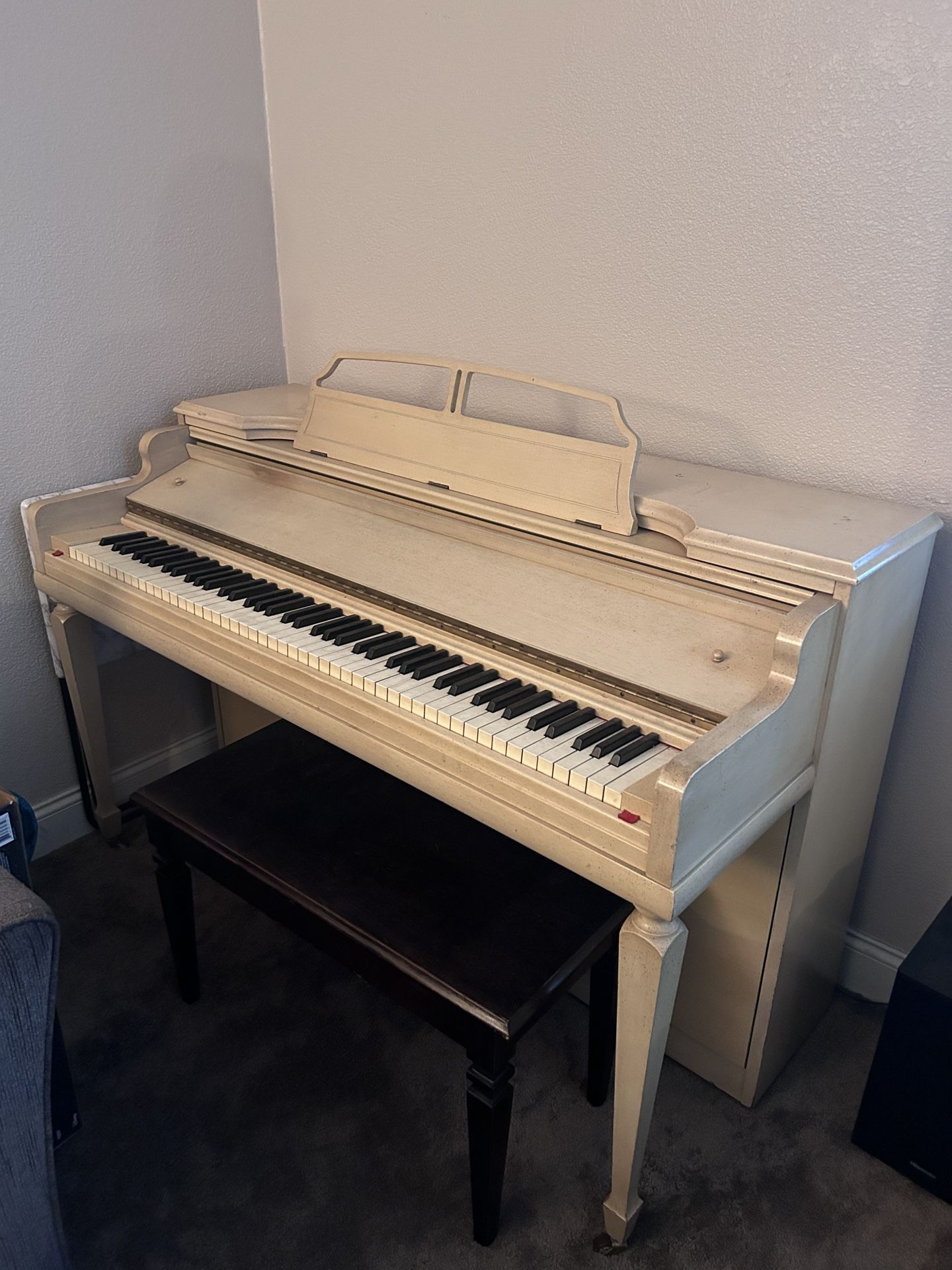 Gulbransen Upright piano 