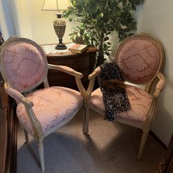 2 Beautiful Chairs 