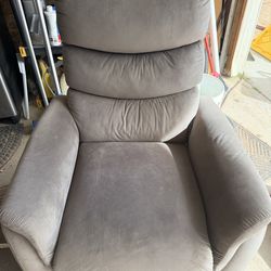 Recliner / Lift chair/ massager/ & heat