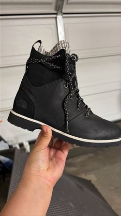 North face boots size 5.5