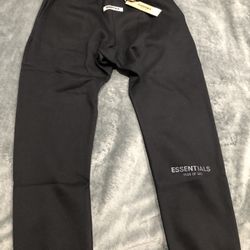 Black Essentials Sweats.       S,m,l,xl